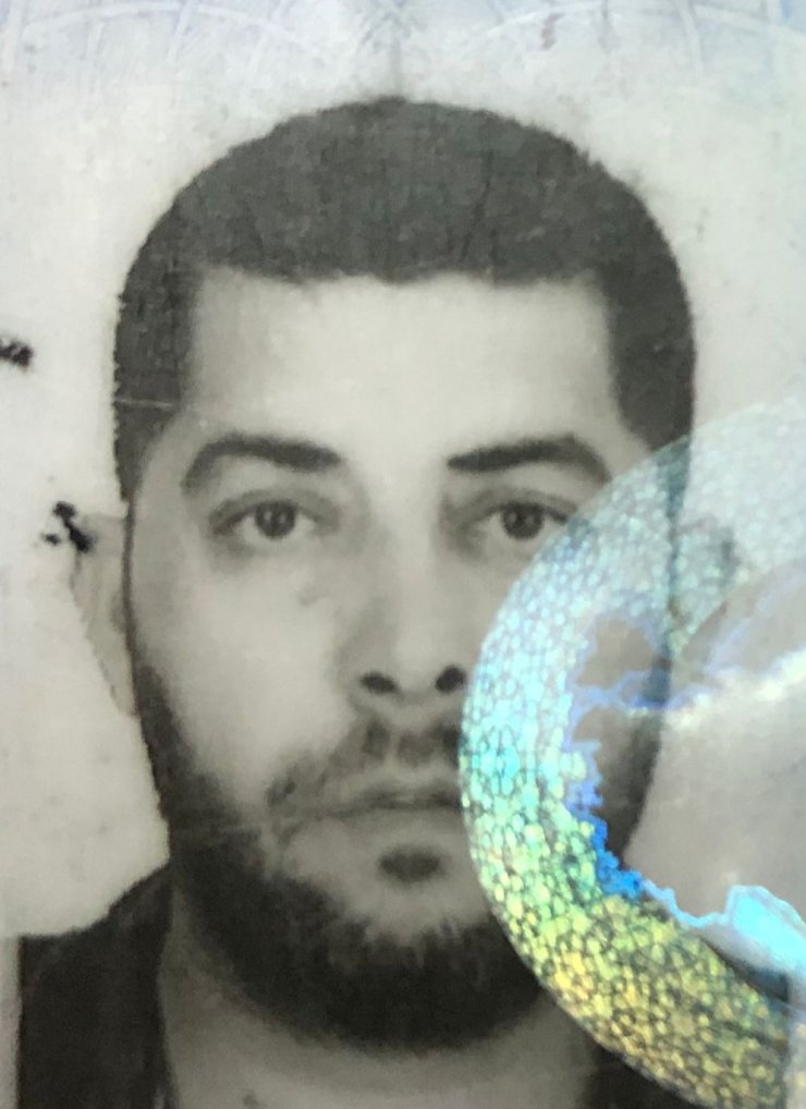 Bıçaklayıp, başında sela okudu