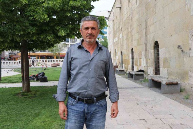 Dolandırılan çiftçinin elinde sadece boş ahırları kaldı