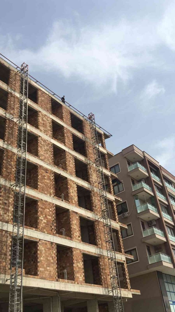 İntihar girişimini izlerken 5 araç kaza yaptı: 5 yaralı