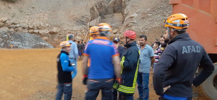 Maden ocağında göçük altında kalan işçi kurtarıldı