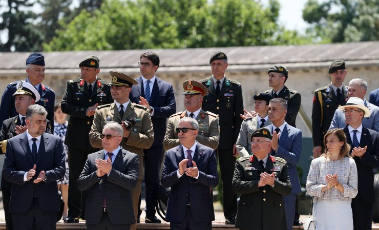 Milli Savunma Bakanı Hulusi Akar, Romanya’da