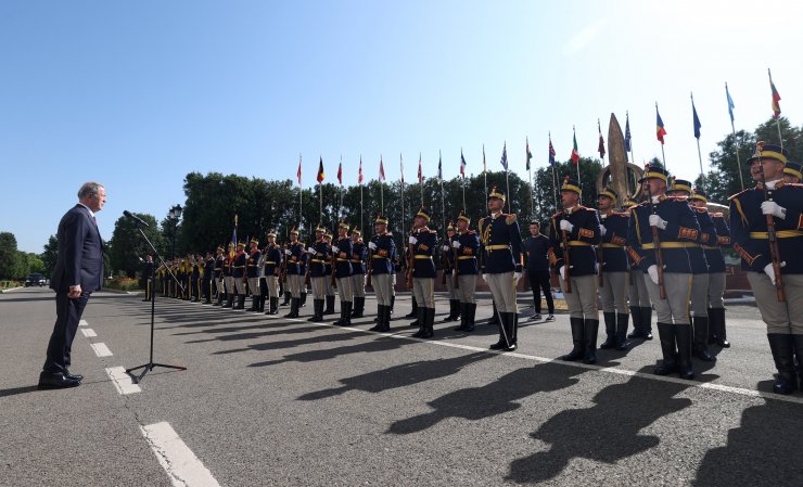 Milli Savunma Bakanı Hulusi Akar, Romanya’da