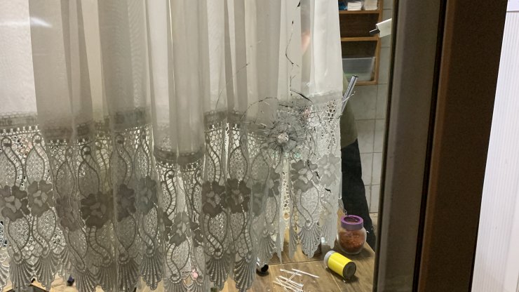 Restoranda bıçaklanan müşteri kurşun yağdırdı: 2 yaralı 