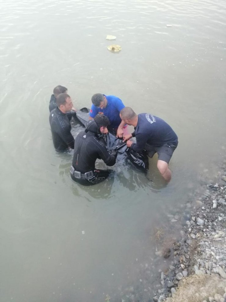 Serinlemek için gölete giren Bilal boğuldu