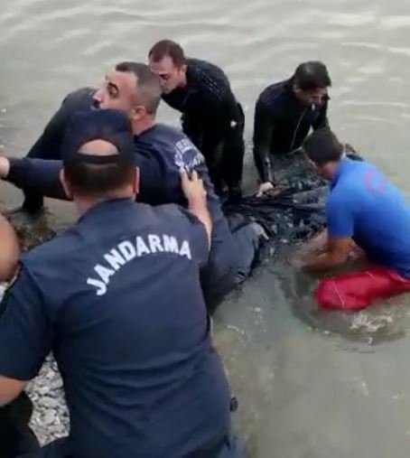 Serinlemek için gölete giren Bilal boğuldu