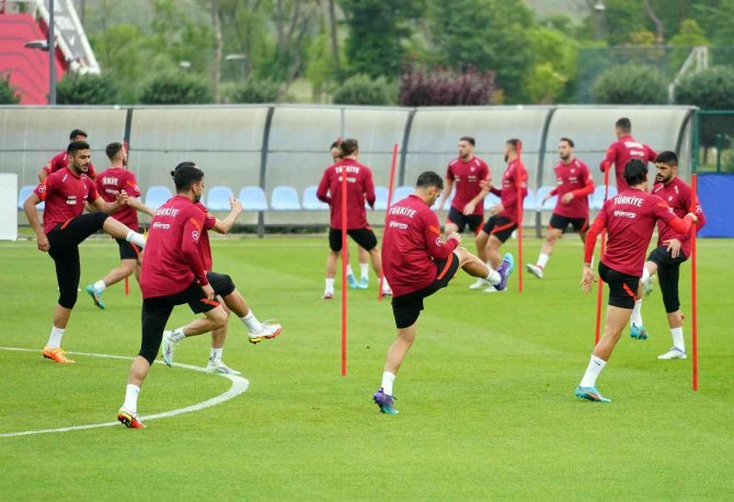 A Milli Futbol Takımı, Faroe Adaları maçına hazır