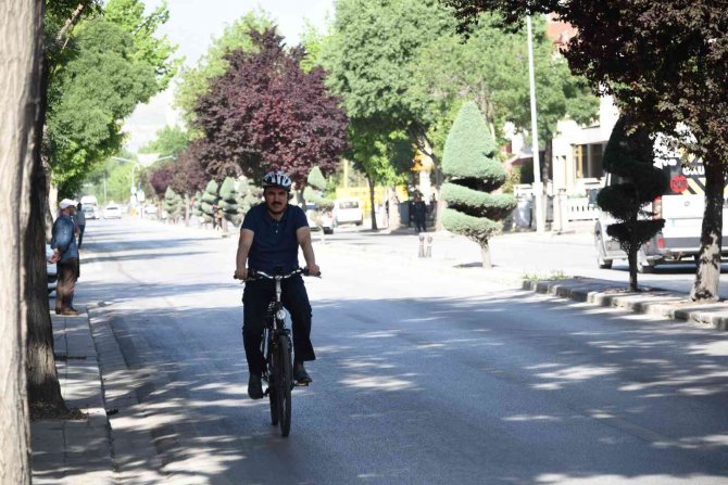 Başkan Altay: “Her yaştan hemşehrimizin güvenle bisiklet kullanması için çalışıyoruz”