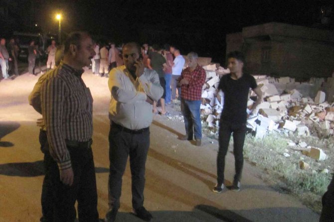 Çöken duvarın altında kalarak can veren 2 çocuk defnedildi