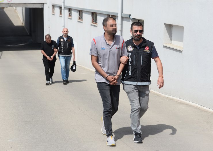 Evde sera kurup uyuşturucu ürettiler