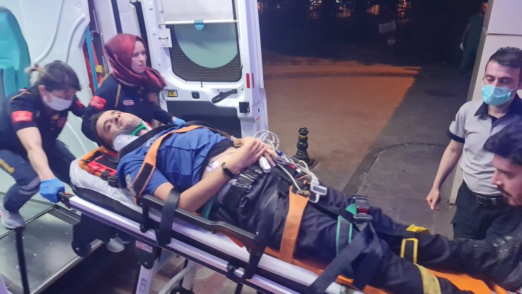 Kavgaya müdahale eden 2 polis yaralandı 