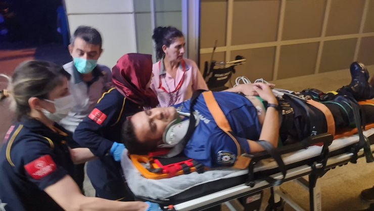 Kavgaya müdahale eden 2 polis yaralandı 