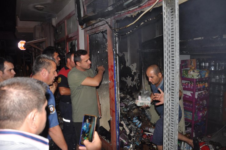 Marketin deposunda yangın çıktı