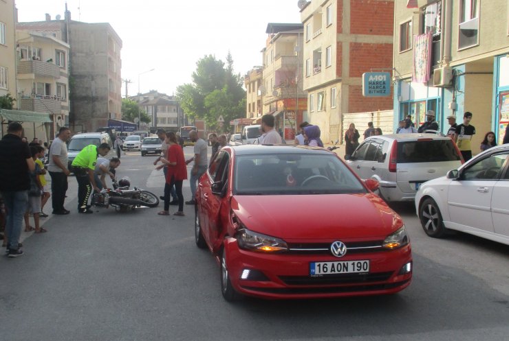 Otomobille çarpışan motosikletli ağır yaralandı