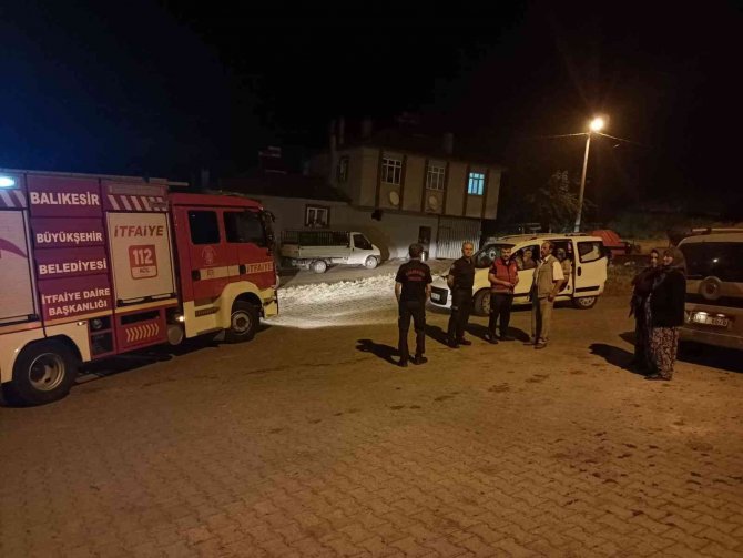 Balıkesir’deki depremde can ve mal kaybı yok