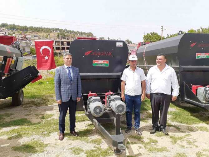 Boyabat’ta çiftçilere yüzde 50 hibeli makine dağıtımı yapıldı