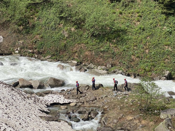 Dereye düşüp, kaybolan Ummanlı turisti arama çalışmalarında 2'nci gün