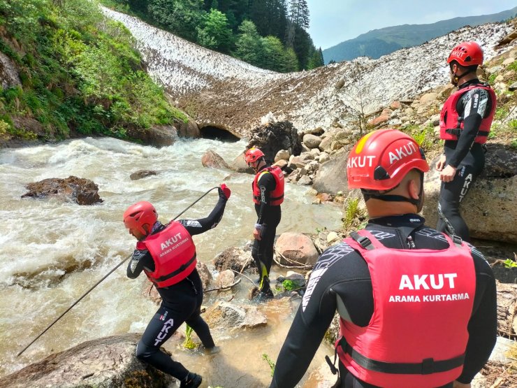 Dereye düşüp, kaybolan Ummanlı turisti arama çalışmalarında 2'nci gün