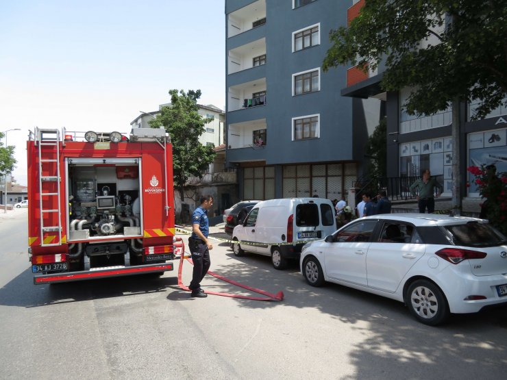 Evinde yangın çıkan kadın gözyaşlarına boğuldu