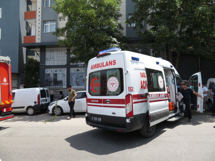 Evinde yangın çıkan kadın gözyaşlarına boğuldu