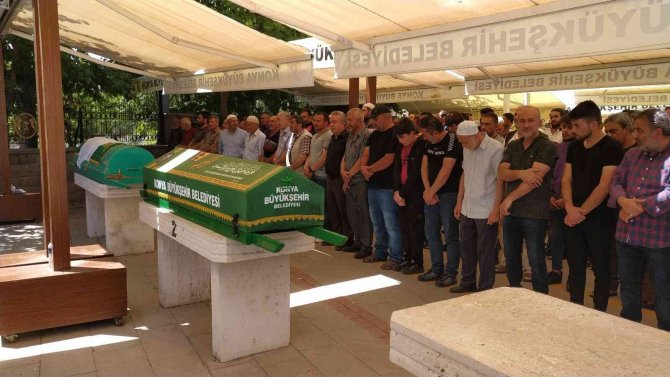 Galata Kulesi Meydanı’nda kendini yakan genç toprağa verildi