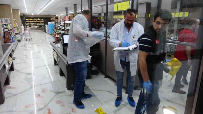 Kız meselesi yüzünden arkadaşını markette vurdu