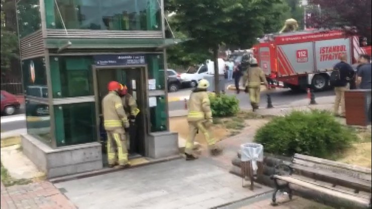 Metroda raylara atlayan kişi yaralı olarak kurtarıldı