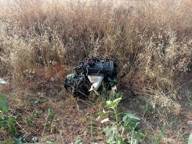 Otomobil ayçiçek tarlasına uçtu: 1 yaralı