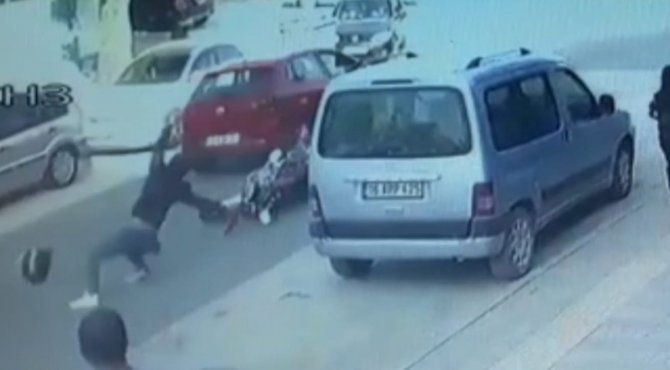 Otomobil ile çarpışan motosiklet sürücüsü yaralandı