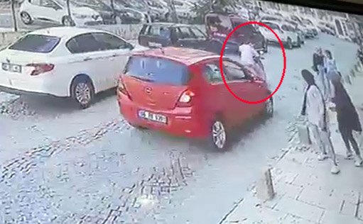 'Yol verme' tartışmasında bıçaklandı