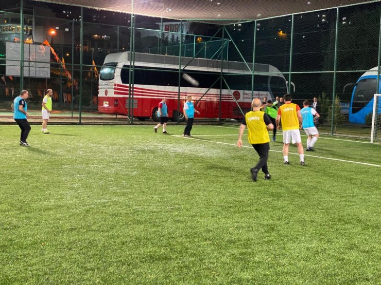 AK Parti Kızılcahamam kampında bakanlar ve milletvekilleri halı saha maçı yaptı