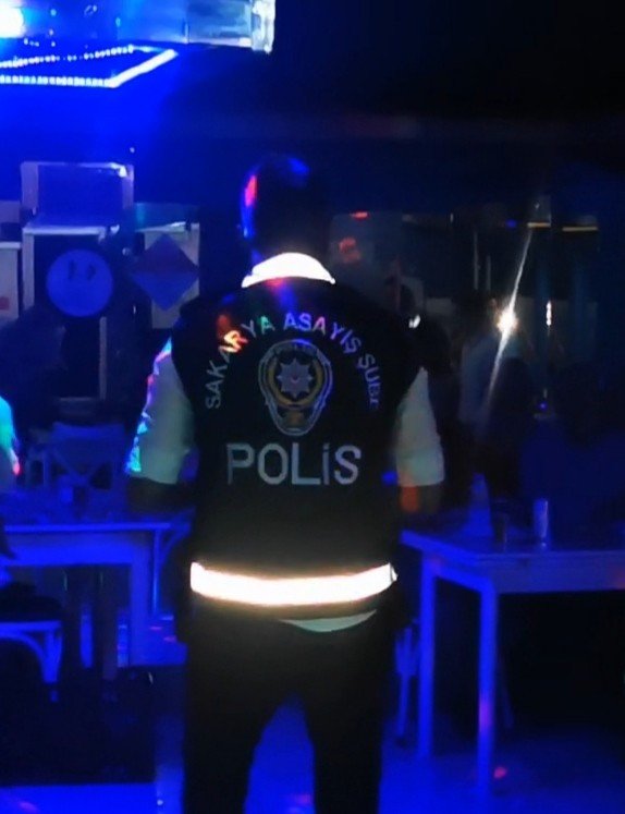 Alkollü eğlence mekanlarına denetim: 177 kişi sorgulandı