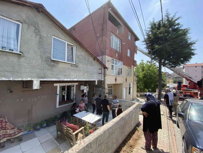 Çatı tadilatı sırasında korkutan yangın