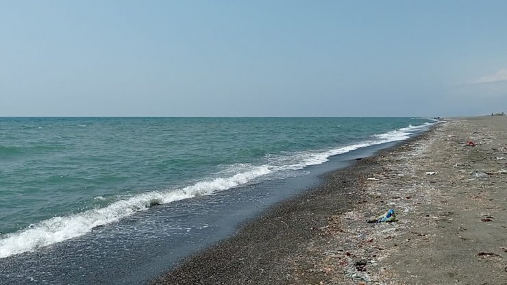 Denizde boğulan Merve, tabutunun üzerine gelinlik koyularak uğurlandı