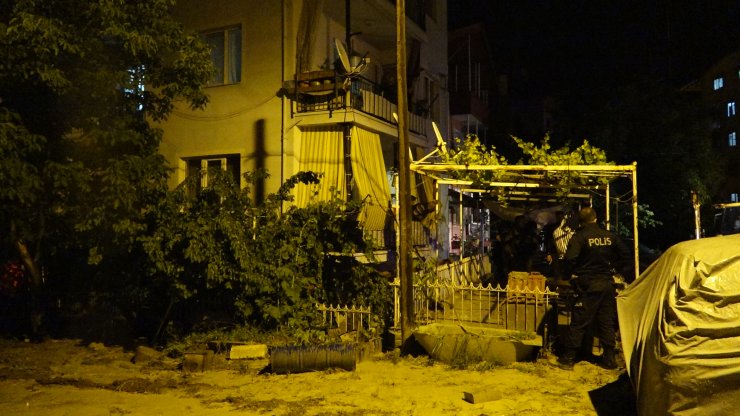 Evleri yağmur suyuyla doldu; anne kurtarıldı, engelli kızı hayatını kaybetti