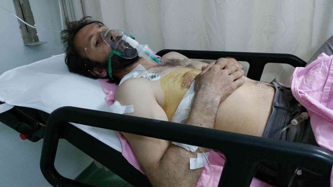 İnşaat ustasının omzuna isabet eden yorgun mermi ağır yaraladı