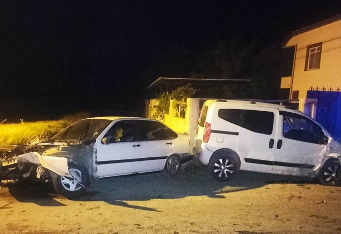 Malatya’da iki araç çarpıştı: 5 yaralı