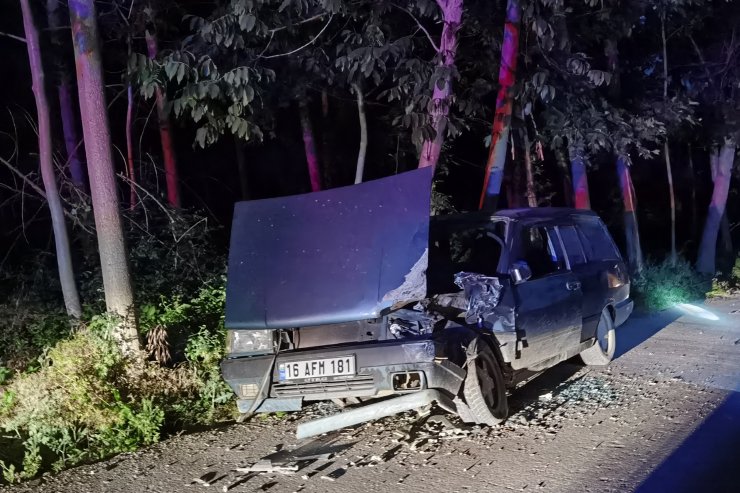 Otomobil ile kamyonet çarpıştı: 6 yaralı