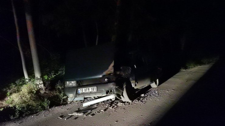 Otomobil ile kamyonet çarpıştı: 6 yaralı