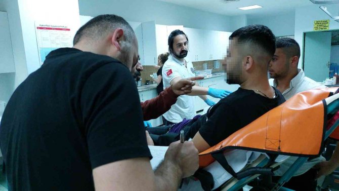 Silahlı saldırıya uğrayan pazarcı hastanelik oldu