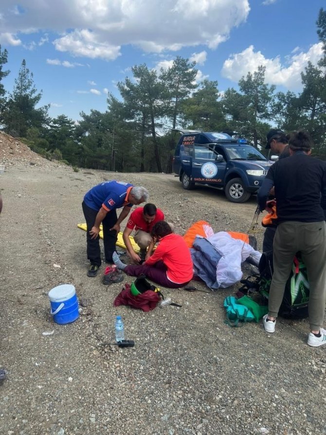 Uçan paraşütçünün imdadına UMKE yetişti