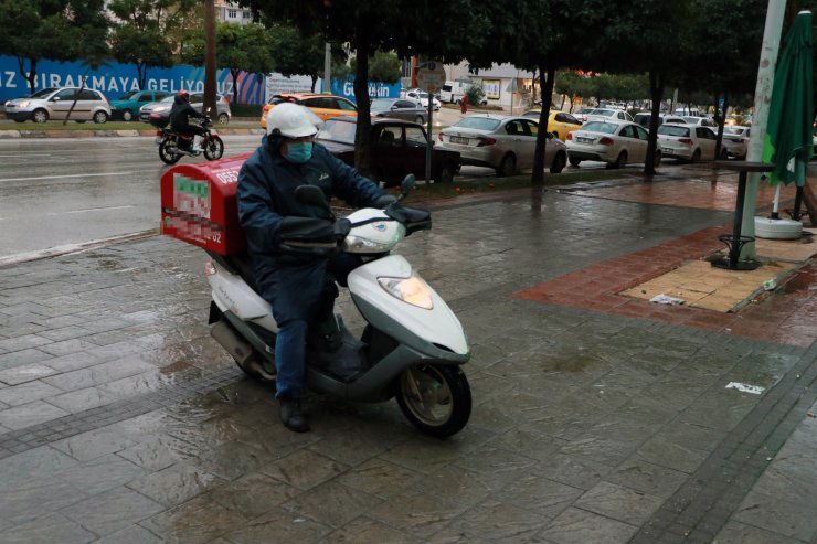 Adana’da hırsızlar kurye motosikletlerini çalıyor