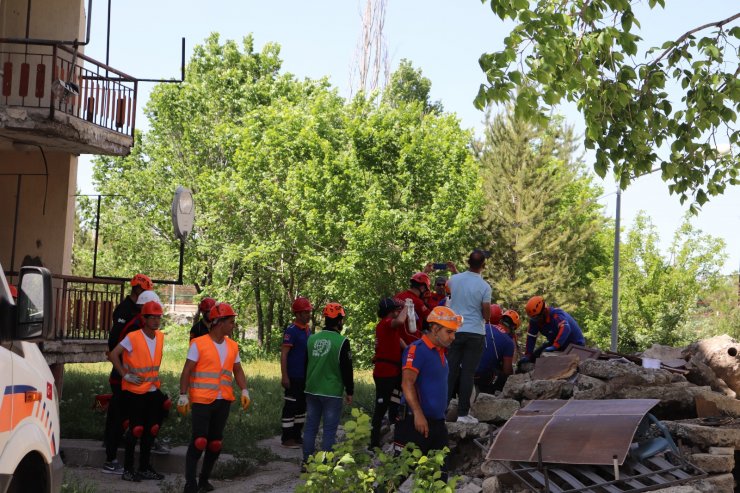 Ağrı'da 5.8'lik depreme müdahale tatbikatı 