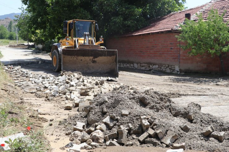 Dereler taştı; tarım arazileri ve evler su altında kaldı