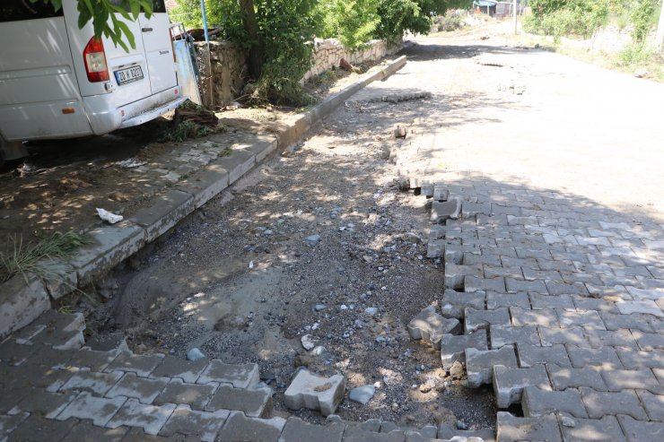 Dereler taştı; tarım arazileri ve evler su altında kaldı