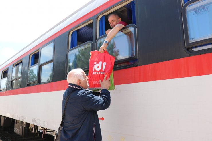 Gurbetçiler, tatil için trenle ana vatana geliyor
