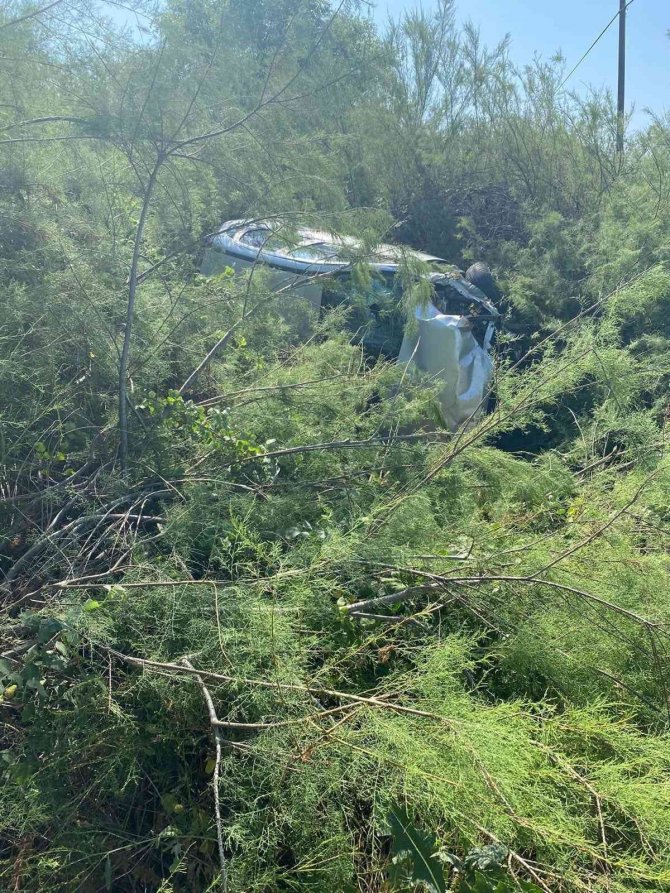 Kontrolden çıkan araç şarampole uçtu: 2 yaralı