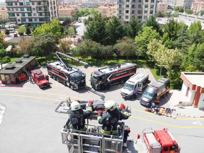 Konya Büyükşehir İtfaiyesi Nijeryalı itfaiyecileri eğitiyor