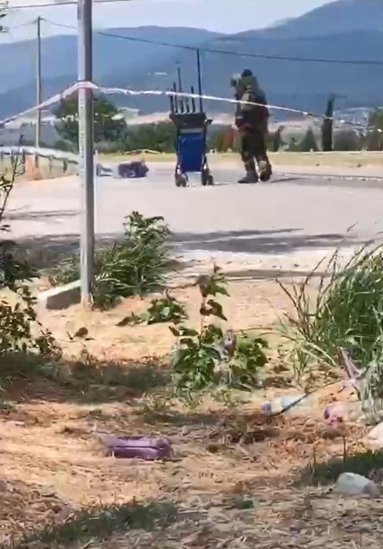 Patlatılan şüpheli çantadan çıkanlar görenleri şaşırttı