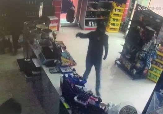 Tekel bayisinden 600 bin TL'lik hırsızlık kamerada