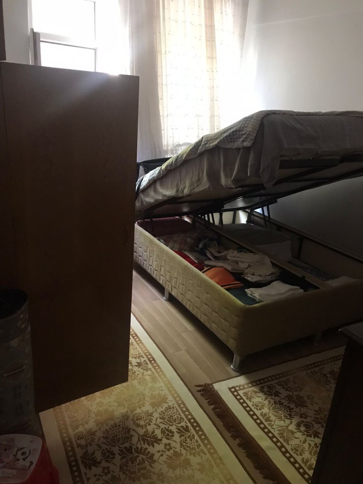 25 yıl hapisle aranıyordu, bazanın içinde yakalandı